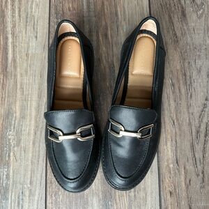 Kelly & Katie Black Leather Loafers with Gold Accent Grandmacore Dark Academia